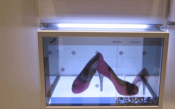 高端定制展柜，盡顯高跟鞋業(yè)全息展示之美