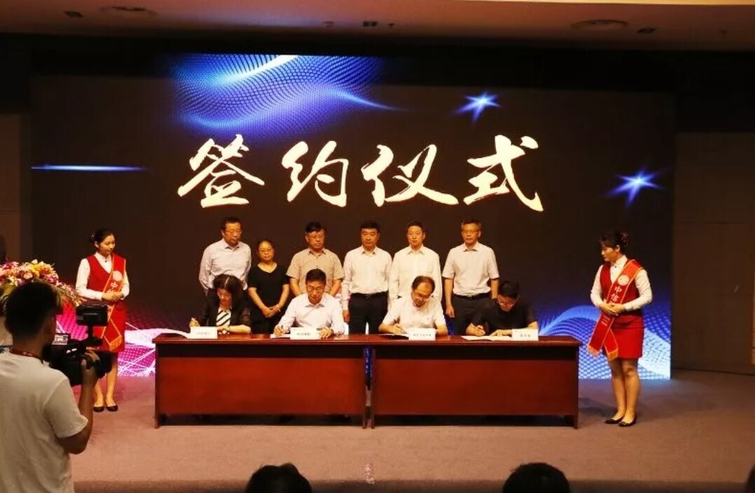 新開普攜手江蘇銀聯(lián)，全國首例銀聯(lián)移動支付產(chǎn)品走進大學(xué)校園(圖4)